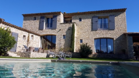 Des chambres d'hôtes climatisées avec accés indépendant dans une propriété avec piscine extérieure chauffée et une connection wi fi trés haut débit